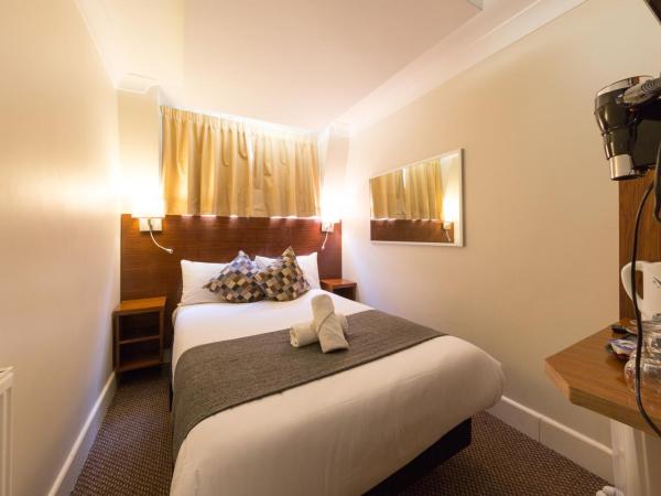 Chester Hotel : photo 9 de la chambre chambre double avec salle de bains privative