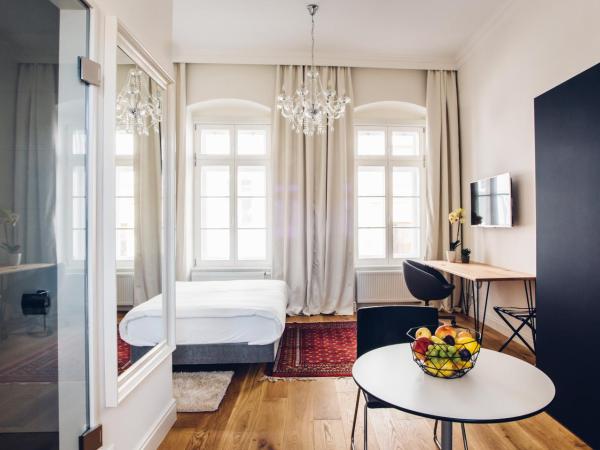 Adele Apartments : photo 1 de la chambre studio