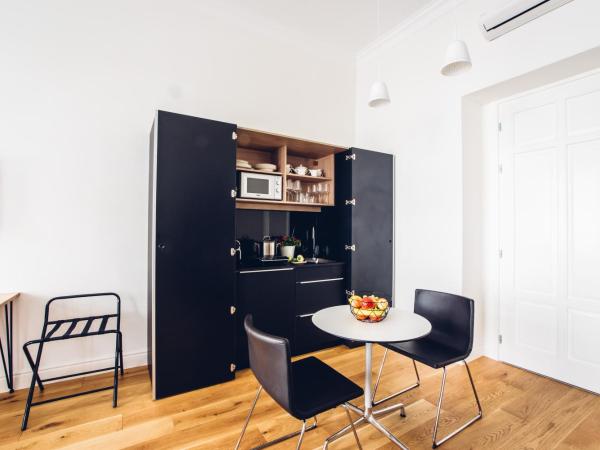 Adele Apartments : photo 4 de la chambre studio