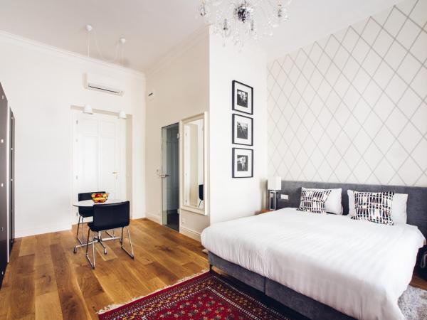 Adele Apartments : photo 2 de la chambre studio