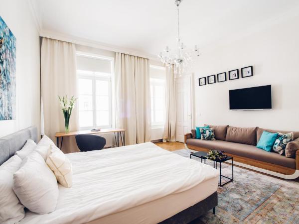Adele Apartments : photo 2 de la chambre grande chambre double ou lits jumeaux