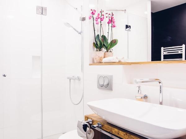 Adele Apartments : photo 4 de la chambre grande chambre double ou lits jumeaux