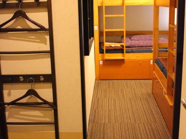 K's House Tokyo Oasis - Quality Hostel in Asakusa : photo 4 de la chambre chambre quadruple avec douche