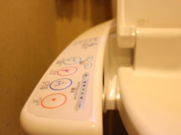 K's House Tokyo Oasis - Quality Hostel in Asakusa : photo 4 de la chambre lit simple dans dortoir mixte avec toilettes (5 adultes)