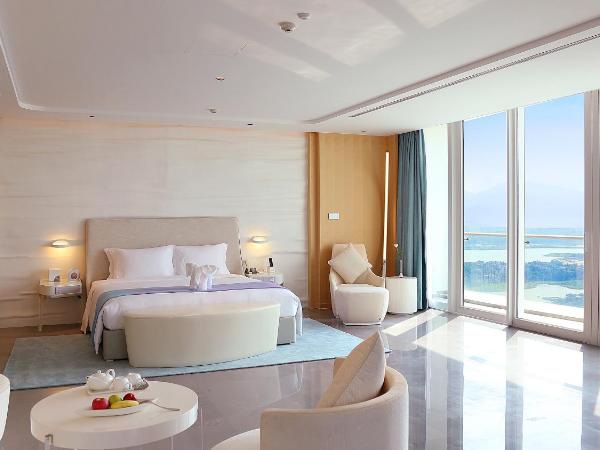 The Mangrovetree Sanya Resort : photo 1 de la chambre 270º royal lake view suite