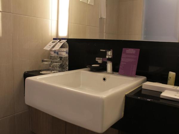 Swiss-Belinn Tunjungan Surabaya : photo 6 de la chambre grande chambre double deluxe