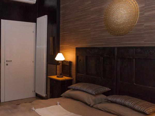 Torino Mon Amour : photo 5 de la chambre chambre double avec salle de bains privative