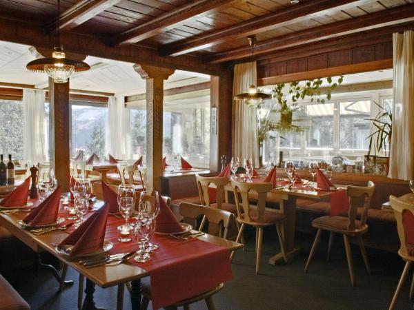 Hotel Arlenwald : photo 7 de la chambre chambre triple – vue sur montagne