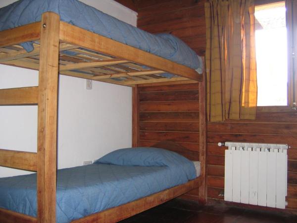 Calafate Hostel : photo 4 de la chambre lit simple dans dortoir 4 lits avec salle de bains privative