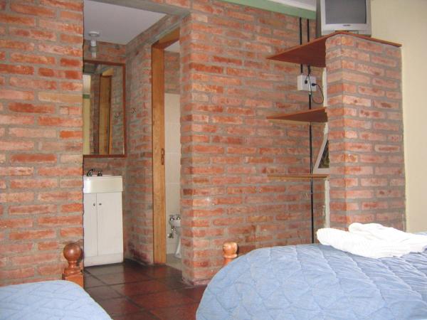 Calafate Hostel : photo 4 de la chambre chambre double avec salle de bains privative