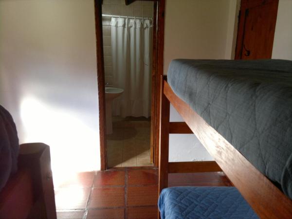 Calafate Hostel : photo 5 de la chambre lit simple dans dortoir 4 lits avec salle de bains privative