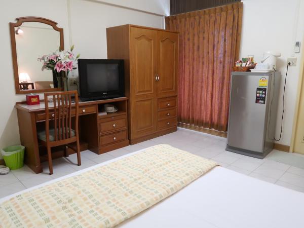 Phawana Sweet Hotel : photo 4 de la chambre chambre standard lit queen-size