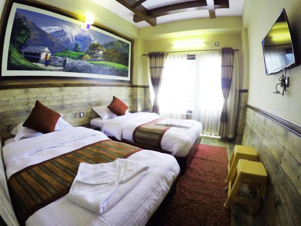 Hotel Forest Lake Backpackers' Hostel : photo 4 de la chambre chambre lits jumeaux - vue sur lac