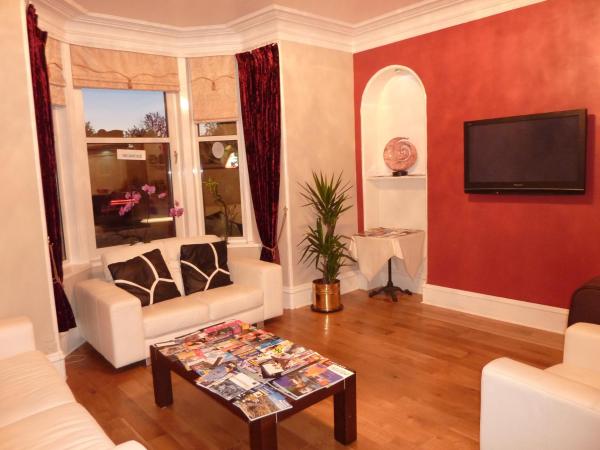 Alba Guest House : photo 1 de la chambre chambre lits jumeaux avec douche