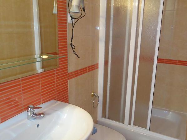 Hotel Aviz : photo 10 de la chambre chambre double