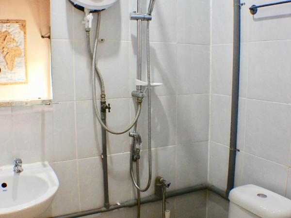 Birdnest Guesthouse, Gaia Rooftop Cafe : photo 9 de la chambre chambre double Économique