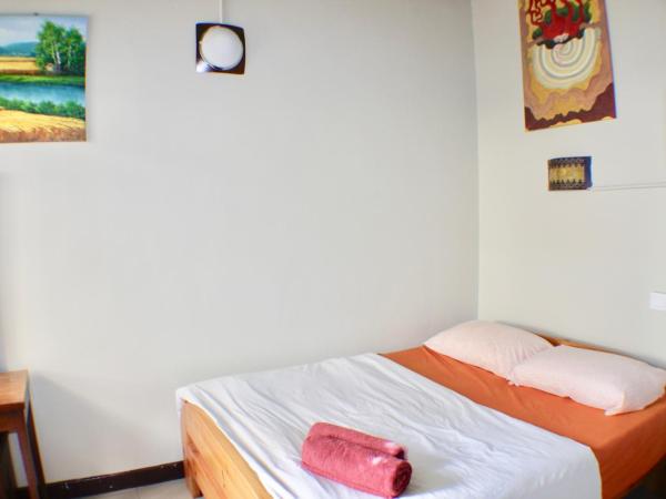 Birdnest Guesthouse, Gaia Rooftop Cafe : photo 7 de la chambre chambre double Économique