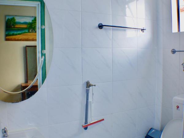 Birdnest Guesthouse, Gaia Rooftop Cafe : photo 6 de la chambre chambre double Économique