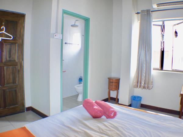 Birdnest Guesthouse, Gaia Rooftop Cafe : photo 5 de la chambre chambre double Économique