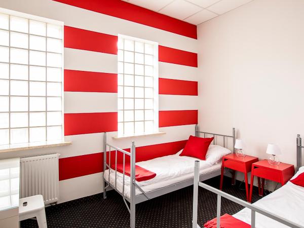 Inbed Hostel : photo 2 de la chambre chambre lits jumeaux spacieuse