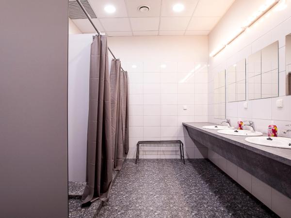 Inbed Hostel : photo 2 de la chambre lit dans un dortoir de 4 lits