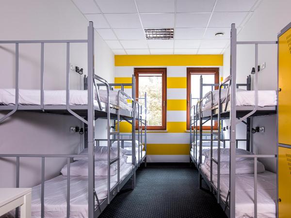 Inbed Hostel : photo 2 de la chambre lit dans dortoir de 8 lits