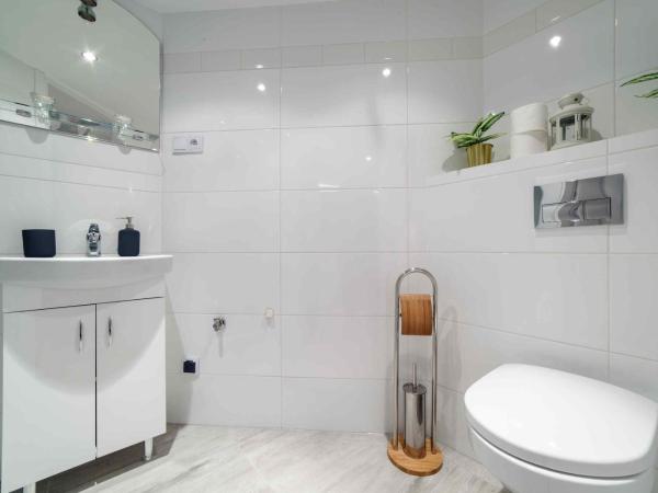 2 Nights Apartments - great location, right next to Main Rail and Bus Station, 10 min to Main Square by foot : photo 8 de la chambre appartement en duplex