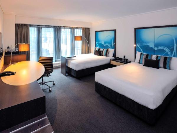 Novotel Melbourne On Collins : photo 1 de la chambre chambre de luxe avec 2 lits doubles