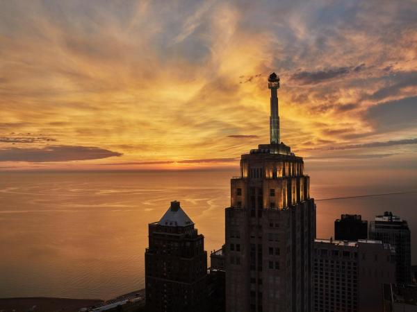 Four Seasons Chicago : photo 1 de la chambre chambre lit king-size - vue sur ville