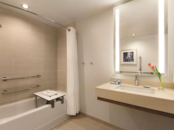 Hyatt House Virginia Beach / Oceanfront : photo 7 de la chambre suite studio lit king-size avec canapé-lit - accessible aux personnes à mobilité réduite - côté océan