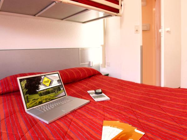 Premiere Classe Chambery : photo 6 de la chambre chambre triple (1 lit double et 1 lit simple)