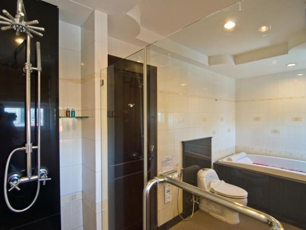 LK Royal Suite : photo 7 de la chambre offre spéciale - suite versace 