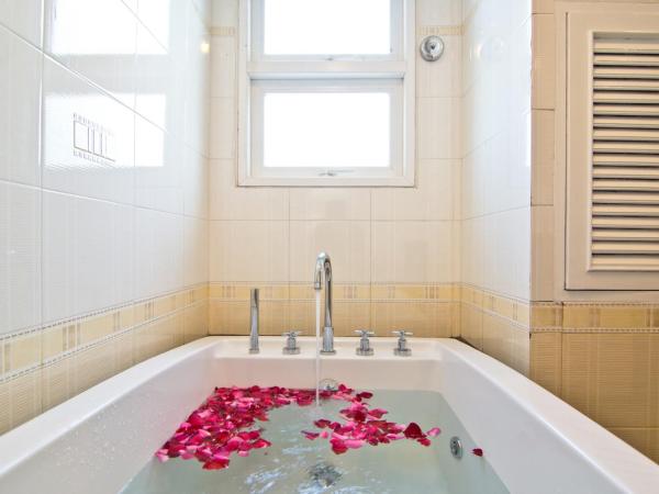 LK Royal Suite : photo 9 de la chambre offre spéciale - suite versace