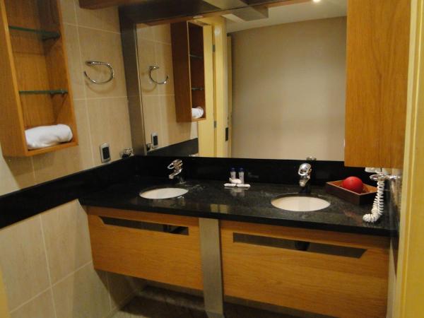 Plaza Praia Suítes : photo 3 de la chambre suite avec jacuzzi