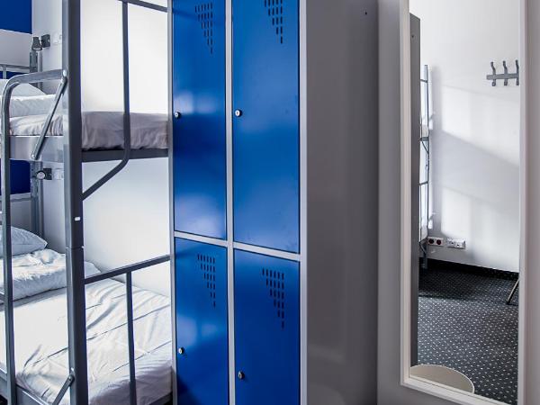 Inbed Hostel : photo 4 de la chambre lit dans un dortoir de 4 lits