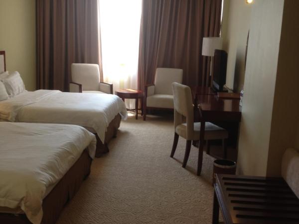 Gaya Centre Hotel : photo 3 de la chambre chambre familiale