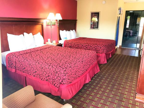 Days Inn by Wyndham East Albuquerque : photo 6 de la chambre chambre avec 2 lits queen-size - fumeurs
