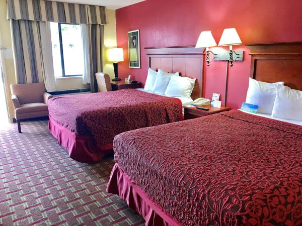 Days Inn by Wyndham East Albuquerque : photo 10 de la chambre chambre avec 2 lits queen-size - fumeurs
