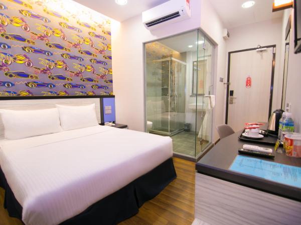 INDRA HOTEL - BOUTIQUE SUITES : photo 2 de la chambre chambre standard lit queen-size