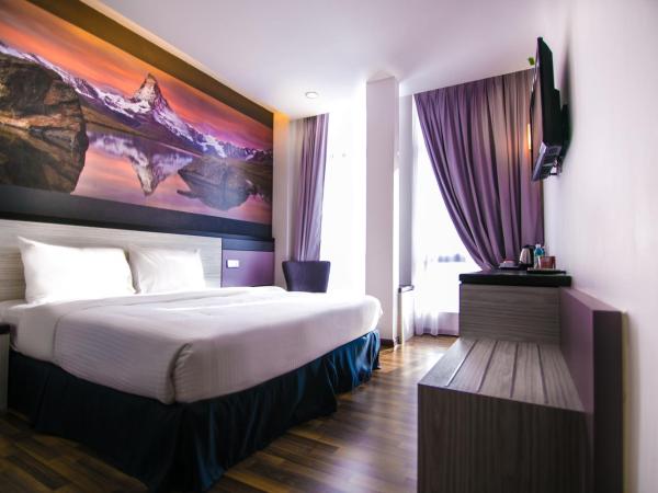 INDRA HOTEL - BOUTIQUE SUITES : photo 7 de la chambre chambre lit king-size deluxe