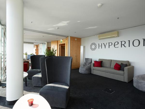 HYPERION Hotel Basel : photo 4 de la chambre chambre d'affaires avec accès au salon