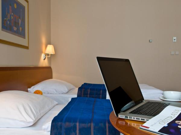 Imperial Hotel Ostrava : photo 2 de la chambre chambre affaires lits jumeaux