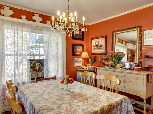 Hillcrest House Bed & Breakfast : photo 8 de la chambre chambre lit queen-size de luxe avec douche