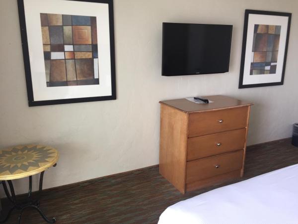 Surfer Beach Hotel : photo 3 de la chambre chambre lit king-size