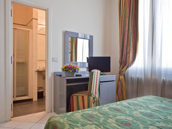 Hotel Italia : photo 3 de la chambre chambre double standard