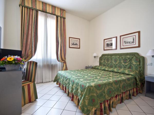 Hotel Italia : photo 5 de la chambre chambre double standard