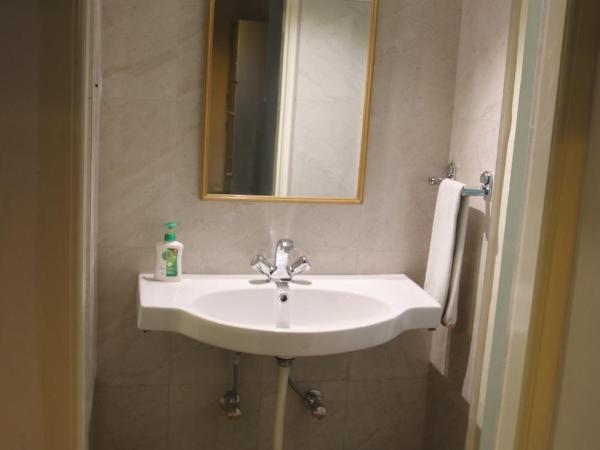 Jaipur Jantar Hostel : photo 3 de la chambre dortoir climatisé mandna 6 lits