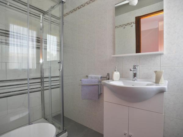 Guest house l'Edera di Gavina apt : photo 10 de la chambre grande chambre double