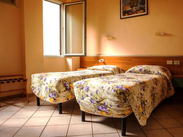 Hotel Villa Il Castagno : photo 6 de la chambre chambre lits jumeaux standard