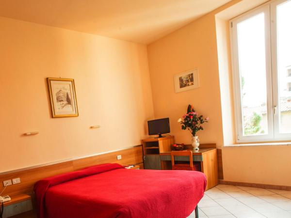 Hotel Villa Il Castagno : photo 10 de la chambre chambre double avec balcon